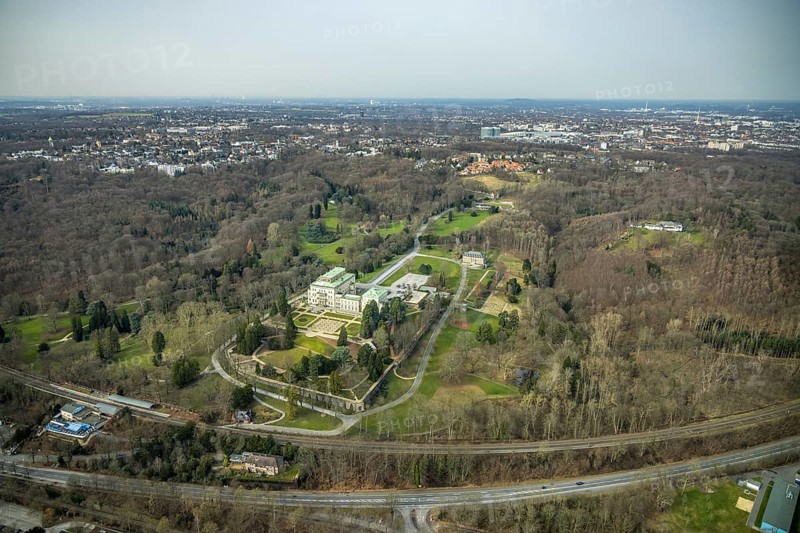 Aerial photograph, Villa Hügel, former residence and representative house of the Krupp industrial family, Essen-Bredeney, Essen, Ruhr area, North Rhine-Westphalia, Germany, DE, Europe, Hügelpark, Kruppwald, art gallery, aerial photograph, aerial photography, aerial photography, park, overview, bird's-eye view, birds-eyes view, overview