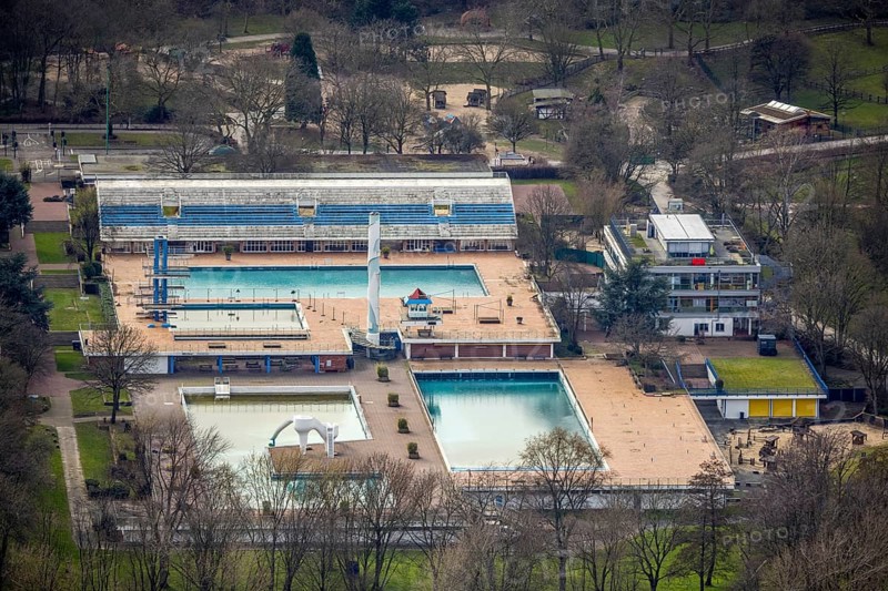 Aerial view, Grugabad im Grugapark, Essen-Rüttenscheid, Essen, Ruhr area, North Rhine-Westphalia, Germany, bathing establishment, bathing resort, DE, Europe, outdoor pool, leisure pool, leisure activities, aerial view, aerial photography, aerial photography, swimming pool, swimming pool, overview, bird's-eye view, overview