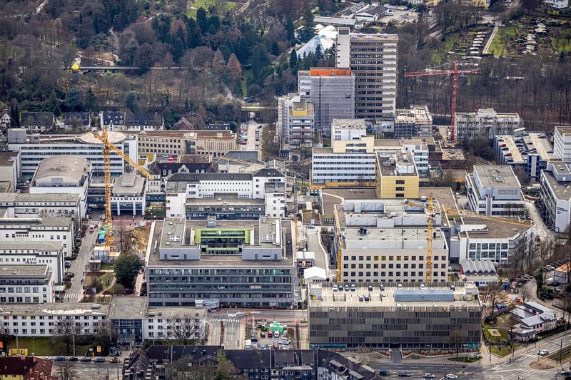 Aerial view, University Hospital Essen, medical centre, construction site, Essen-Holsterhausen, Essen, Ruhr area, North Rhine-Westphalia, Germany, DE, Europe, healthcare, clinic, hospital, aerial view, aerial photography, aerial photography, medical facility, medical aid, overview, university hospital, bird's eye view, birds-eyes view, overview, medical care