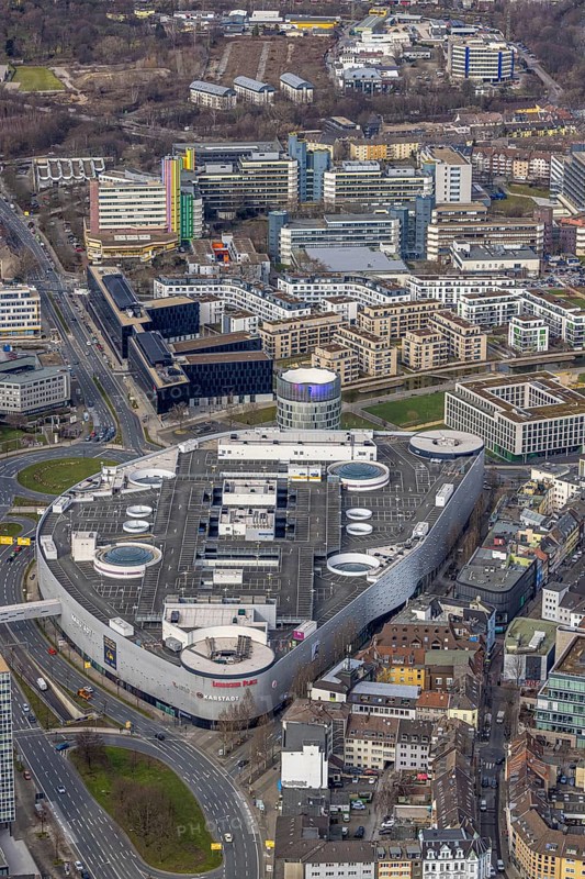 Aerial view, shopping centre at Limbecker Platz, Funke Mediengruppe headquarters, city centre, Essen, Ruhr area, North Rhine-Westphalia, Germany, DE, shopping centre, shopping square, shopping centre, development, Europe, Funke Mediengruppe, Grüne Mitte Essen, aerial view, aerial photography, aerial photography, media house, shopping centre, overview, bird's-eye view, newspaper publisher, birds-eyes view, overview