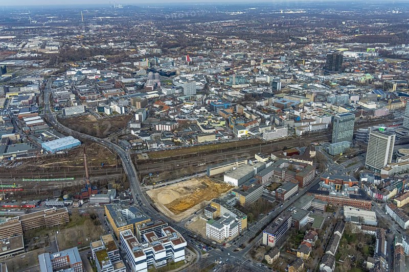 Aerial view, construction area for new literature quarter, demolition work former newspaper quarter, former WVW central editorial office and headquarters of the Funke Media Group, Südviertel, Essen, Ruhr area, North Rhine-Westphalia, Germany, expansion areas, construction work, construction, construction vehicles, construction area, construction site, construction crane, construction measure, construction project, construction site, Bert-Brecht-Straße, DE, renewal, development, Europe, Friedrichstrasse, gastronomy, commercial buildings, hotel, capacity requirements, aerial view, aerial photography, aerial photography, new construction, Sachsenstrasse, overview, enlarged bird's-eye view, becoming and growing, residential complex, living and living, residential area, residential buildings, residential neighbourhood, housing shortage, birds-eyes view, new offices, new flats, new hotel, overview