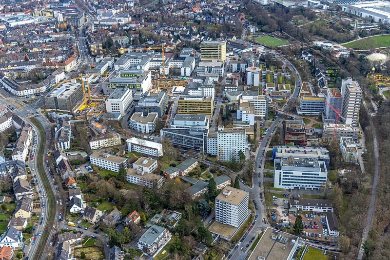 Aerial view, University Hospital Essen, construction site at the building Institute Group 1 (IG1), Mensa Campus Klinikum, Essen-Holsterhausen, Essen, Ruhr area, North Rhine-Westphalia, Germany, construction work, construction area, construction site, building plots, construction measure, construction project, construction site, DE, Europe, LLZ, Teaching and Learning Centre of the Medical Faculty of the University of Duisburg-Essen, aerial view, aerial photography, aerial photography, new building, overview, university hospital, bird's eye view, birds-eyes view, overview