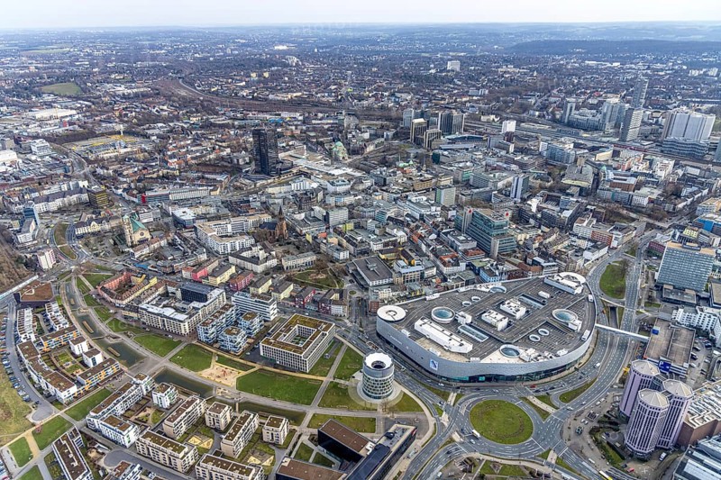 Aerial view, shopping centre at Limbecker Platz, Funke Mediengruppe headquarters, city centre, Essen, Ruhr area, North Rhine-Westphalia, Germany, DE, shopping centre, shopping square, shopping centre, development, Europe, Funke Mediengruppe, Grüne Mitte Essen, aerial view, aerial photography, aerial photography, media house, shopping centre, overview, bird's-eye view, newspaper publisher, birds-eyes view, overview