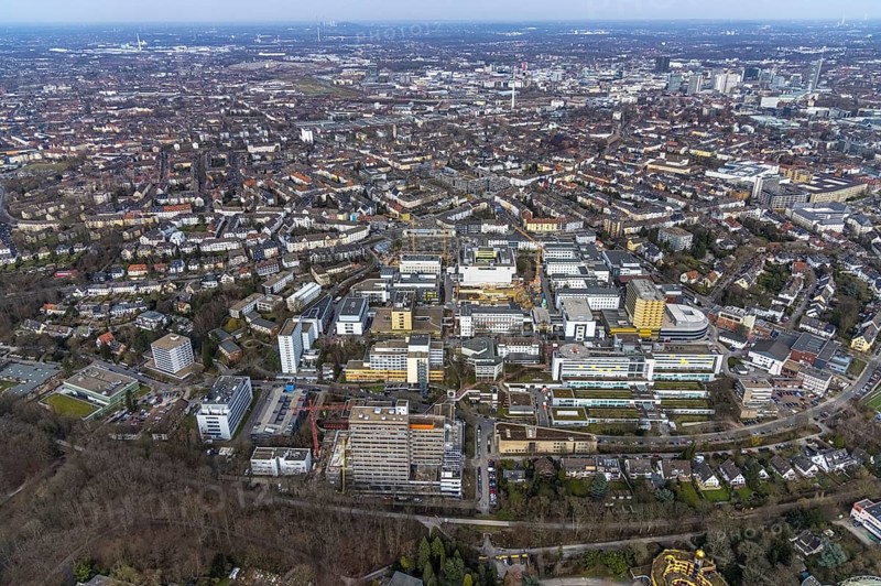 Aerial view, University Hospital Essen, construction site at the building Institute Group 1 (IG1), Mensa Campus Klinikum, Essen-Holsterhausen, Essen, Ruhr area, North Rhine-Westphalia, Germany, construction work, construction area, construction site, building plots, construction measure, construction project, construction site, DE, Europe, LLZ, Teaching and Learning Centre of the Medical Faculty of the University of Duisburg-Essen, aerial view, aerial photography, aerial photography, new building, overview, university hospital, bird's eye view, birds-eyes view, overview