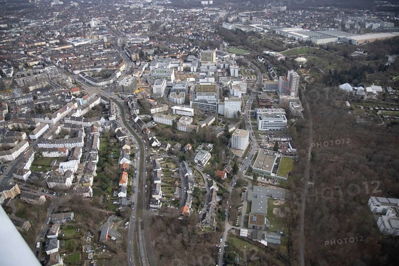 Aerial view, University Hospital Essen, construction site at the building Institute Group 1 (IG1), Mensa Campus Klinikum, Essen-Holsterhausen, Essen, Ruhr area, North Rhine-Westphalia, Germany, construction work, construction area, construction site, building plots, construction measure, construction project, construction site, DE, Europe, LLZ, Teaching and Learning Centre of the Medical Faculty of the University of Duisburg-Essen, aerial view, aerial photography, aerial photography, new building, overview, university hospital, bird's eye view, birds-eyes view, overview