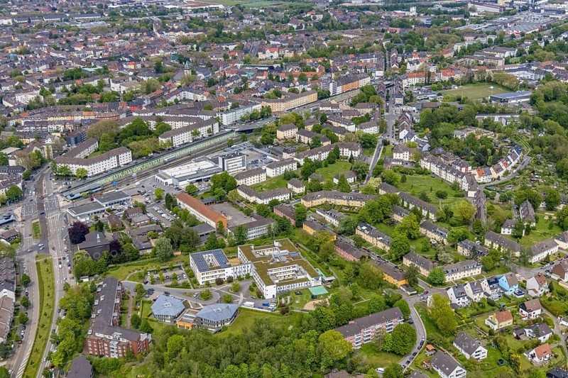 Aerial view, Clinic for Child and Adolescent Psychiatry, Albert-Liebmann-Schule Adelkamp site, Catholic Child and Family Centre St. Augustinus, Essen-Frohnhausen, Essen, Ruhr area, North Rhine-Westphalia, Germany, education, educational institution, DE, Europe, healthcare, hospital, clinic, teaching institute, aerial view, aerial photography, aerial photography, medical facility, medical aid, school, overview, bird's-eye view, overview, medical care