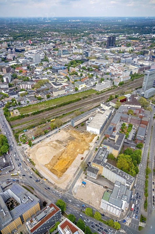 Aerial view, construction area for new literature quarter, demolition work former newspaper quarter, Südviertel, Essen, Ruhr area, North Rhine-Westphalia, Germany, expansion areas, construction work, construction, construction area, construction site, construction measure, construction project, construction site, Bert-Brecht-Straße, DE, Europe, Friedrichstraße, gastronomy, commercial buildings, hotel, capacity requirements, aerial view, aerial photography, aerial photography, new building, Sachsenstraße, overview, enlarged bird's-eye view, becoming and growing, residential complex, living and living, residential area, residential buildings, residential neighbourhood, housing shortage, birds-eyes view, new offices, new flats, new hotel, overview