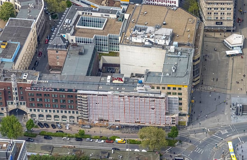 Aerial view, Rathausstraße and Willy-Brandt-Platz at Essen central station, city centre, Essen, Ruhr area, North Rhine-Westphalia, Germany, City, DE, Europe, city centre, aerial view, aerial photography, aerial photography, city centre, overview, bird's-eye view, overview