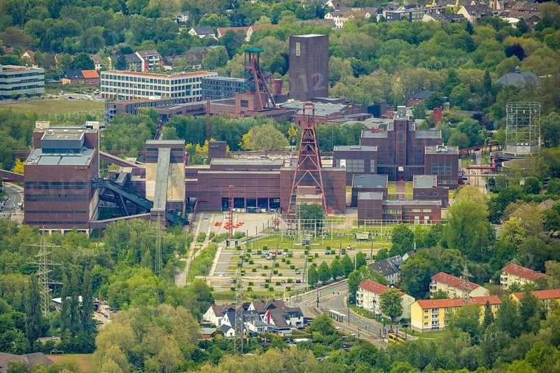 Aerial view, UNESCO World Heritage Zollverein, Essen-Stoppenberg, Essen, Ruhr area, North Rhine-Westphalia, Germany, DE, Eiffel Tower of the Ruhr area, Europe, industrial monument, culture, art, aerial view, aerial photography, aerial photography, coal mine, overview, events, venue, event location, event centre, bird's eye view, colliery, Zeche Zollverein, birds-eyes view, cultural use, overview