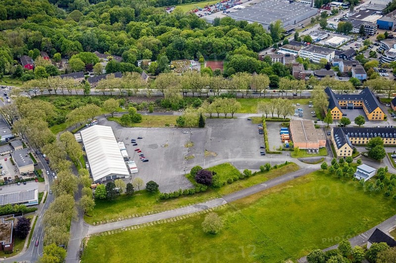 Aerial view, MEDION factory outlet, Schönscheidtstraße, Essen-Kray, Essen, Ruhr area, North Rhine-Westphalia, Germany, DE, shopping markets, shopping centre, Europe, aerial view, aerial photography, aerial photography, Medion factory outlet, shopping, overview, bird's-eye view, overview