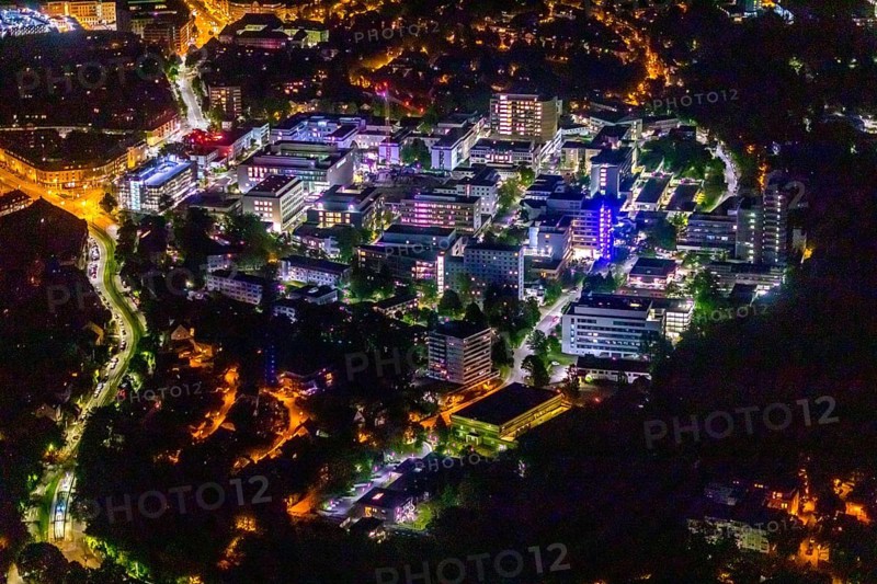 Aerial photograph, University Hospital Essen, Essen-Holsterhausen, Essen, Ruhr area, North Rhine-Westphalia, Germany, outdoor lighting, DE, twilight, Europe, healthcare, hospital, clinic, clinic centre, hospital, light pollution, aerial photograph, aerial photography, aerial photography, medical facility, medical aid, night aerial photograph, streetlights, street lamps, overview, bird's eye view, illuminated, illuminated houses, illuminated house, birds-eyes view, artificial light, night, nightflight, overview, medical care