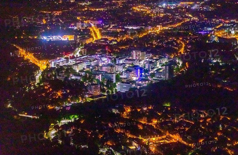 Aerial photograph, University Hospital Essen, Essen-Holsterhausen, Essen, Ruhr area, North Rhine-Westphalia, Germany, outdoor lighting, DE, twilight, Europe, healthcare, hospital, clinic, clinic centre, hospital, light pollution, aerial photograph, aerial photography, aerial photography, medical facility, medical aid, night aerial photograph, streetlights, street lamps, overview, bird's eye view, illuminated, illuminated houses, illuminated house, birds-eyes view, artificial light, night, nightflight, overview, medical care