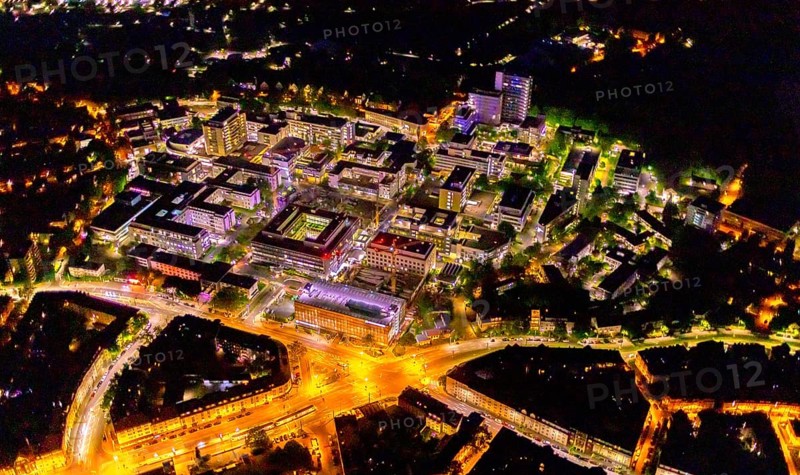 Aerial photograph, University Hospital Essen, Essen-Holsterhausen, Essen, Ruhr area, North Rhine-Westphalia, Germany, outdoor lighting, DE, twilight, Europe, healthcare, hospital, clinic, clinic centre, hospital, light pollution, aerial photograph, aerial photography, aerial photography, medical facility, medical aid, night aerial photograph, streetlights, street lamps, overview, bird's eye view, illuminated, illuminated houses, illuminated house, birds-eyes view, artificial light, night, nightflight, overview, medical care