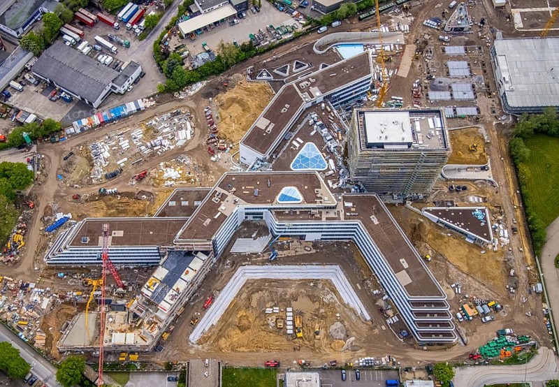 Aerial view, new construction and construction site ALDI-Nord Campus, in A-form, Eckenbergstraße, Hängebank, Essen-Kray, Essen, Ruhr area, North Rhine-Westphalia, Germany, construction work, construction area, building site, building plots, construction crane, construction project, construction site, DE, development, Europe, commercial enterprises, commercial area, industrial estate, commercial park, commercial site, commercial use, industrial site, aerial view, aerial photography, aerial photography, new construction, overview, bird's-eye view, birds-eyes view, overview