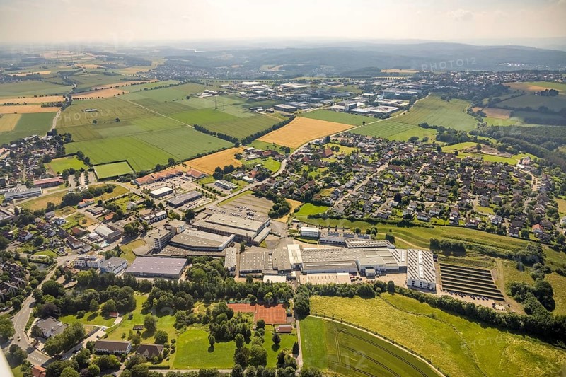 Aerial view, company premises Heinz Kettler Freizeit GmbH Sport and Franz Pauli GmbH metal goods manufacturer, Bremen, Ense, Sauerland, North Rhine-Westphalia, Germany, DE, Europe, commercial enterprises, commercial area, commercial location, commercial use, industrial area, industrial location, aerial photograph, aerial photography, aerial photography, overview, bird's-eye view, bird's-eye view, overview