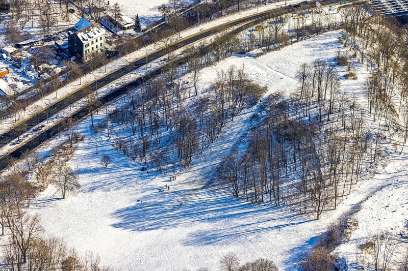 Aerial view, trees in the snow. in Volkspark, Essen-Bochold, Essen, Ruhr area, North Rhine-Westphalia, Germany, DE, Europe, aerial view, aerial photography, aerial photography, park, snow, overview, bird's-eye view, winter, birds-eyes view, overview