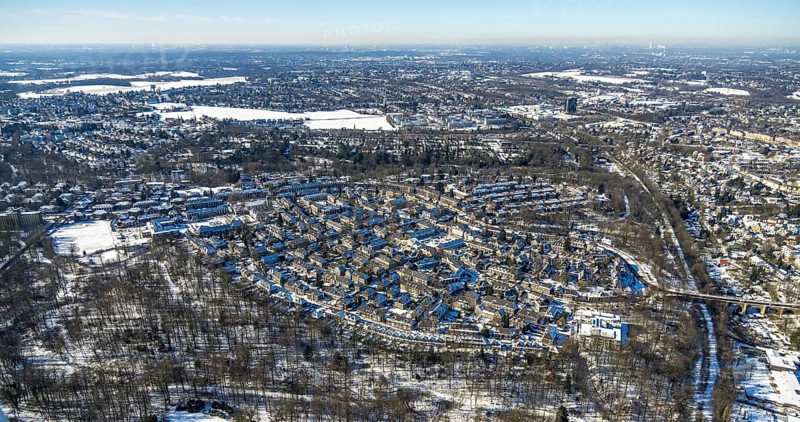 Aerial view, garden city Margarethenhöhe, Essen, Ruhr area, North Rhine-Westphalia, Germany, DE, Europe, property tax, real estate, aerial photograph, aerial photography, aerial photography, Margarethe Krupp Foundation, snow, housing estate, overview, bird's-eye view, winter, housing estate, housing and living, residential area, residential buildings, housing quality, residential neighbourhood, housing estate, birds-eyes view, people-friendly living, overview