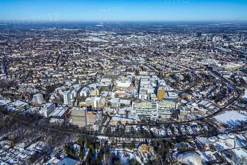 Aerial view, city view, University of Duisburg-Essen, University Hospital, Essen-Rüttenscheid, Essen, Ruhr area, North Rhine-Westphalia, Germany, DE, Europe, healthcare, hospital, clinic, clinic centre, hospital, aerial view, aerial photography, aerial photography, medical facility, medical aid, emergency service, snow, overview, university, bird's eye view, winter, birds-eyes view, overview, medical care