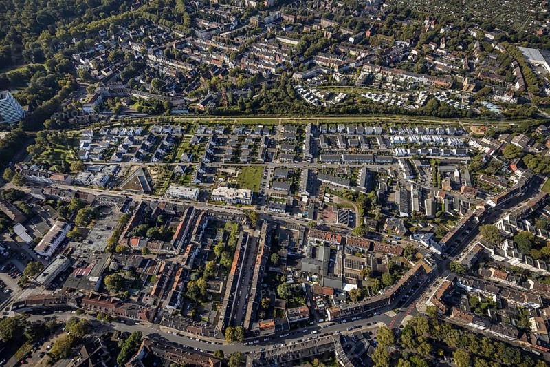Aerial view, terraced house housing estate between Feldahornstraße and Rheinische Straße in the district Feldmark in Gelsenkirchen, Ruhr area, North Rhine-Westphalia, Germany, DE, Europe, Gelsenkirchen, property tax, real estate, aerial view, aerial photography, aerial photography, overview, bird's-eye view, housing estate, housing and living, residential area, residential buildings, quality of living, residential neighbourhood, housing estate, birds-eyes view, overview