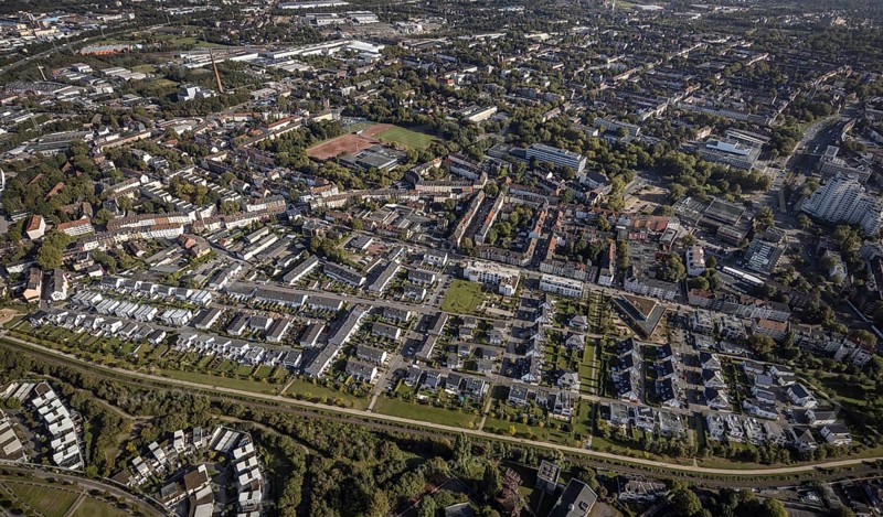 Aerial view, terraced house housing estate between Feldahornstraße and Rheinische Straße as well as Robert-Geritzmann-Höfe in the district Feldmark in Gelsenkirchen, Ruhr area, North Rhine-Westphalia, Germany, DE, Europe, Gelsenkirchen, property tax, real estate, aerial view, aerial photography, aerial photography, overview, bird's-eye view, housing estate, housing and living, residential area, residential houses, quality of living, residential neighbourhood, housing estate, birds-eyes view, overview