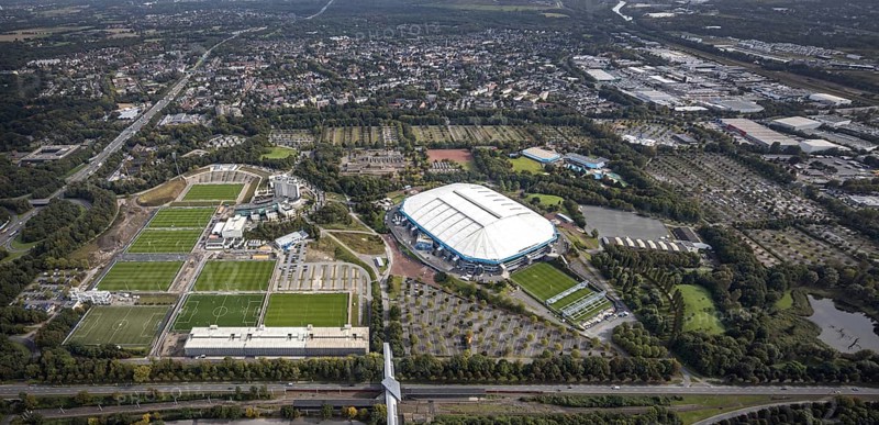 Aerial view, VELTINS-Arena Bundesliga stadium of FC Schalke 04 with training grounds in the district Erle in Gelsenkirchen, Ruhr area, North Rhine-Westphalia, Germany, arena, DE, Europe, football pitch, football stadium, football club, Gelsenkirchen, aerial view, aerial photography, aerial photography, sports, sports facilities, sports field, sports facility, stadium, overview, bird's-eye view, birds-eyes view, overview