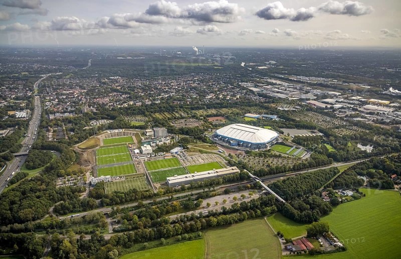Aerial view, VELTINS-Arena Bundesliga stadium of FC Schalke 04 with training grounds in the district Erle in Gelsenkirchen, Ruhr area, North Rhine-Westphalia, Germany, arena, DE, Europe, football pitch, football stadium, football club, Gelsenkirchen, aerial view, aerial photography, aerial photography, sports, sports facilities, sports field, sports facility, stadium, overview, bird's-eye view, birds-eyes view, overview