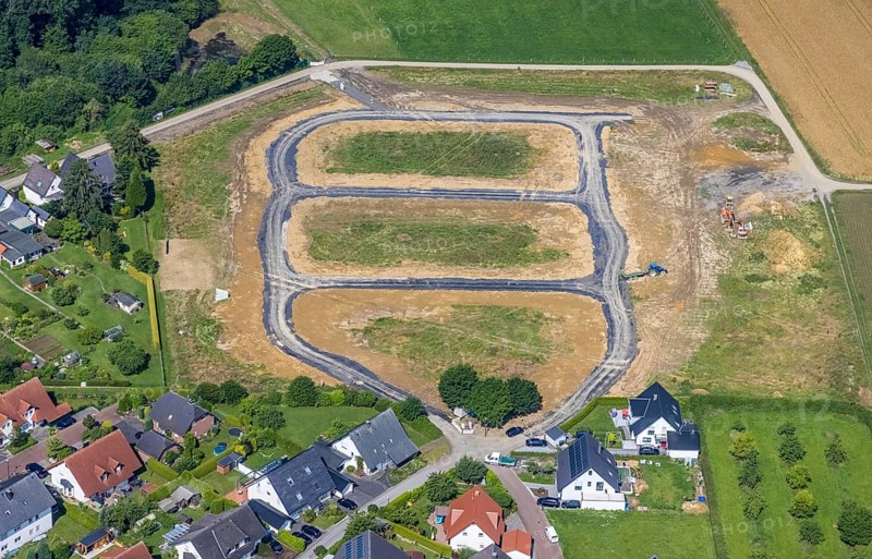 Aerial view, construction area Höinger Heide Am Winkel, Höingen, Ense, Sauerland, North Rhine-Westphalia, Germany, construction work, construction area, construction site, building plots, construction project, construction site, DE, Europe, property tax, Höinger Heide, real estate, aerial photograph, aerial photography, aerial photography, overview, bird's eye view, residential complex, living and living, residential area, residential buildings, residential quality, housing estate, birds-eyes view, overview