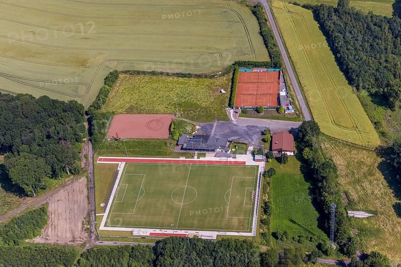 Aerial view, sports field Höingen, Ense, Sauerland, North Rhine-Westphalia, Germany, DE, Europe, football field, football stadium, aerial photography, aerial photography, aerial photography, sports, sports facilities, sports field, sports shooters, sports facility, tennis, tennis facility, tennis courts, overview, bird's-eye view, overview