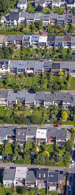 Aerial view, terraced house housing estate Wuppermannstraße in the district Büttenberg in Ennepetal, Ruhr area, North Rhine-Westphalia, Germany, DE, Ennepetal, Europe, property tax, real estate, aerial view, aerial photography, aerial photography, overview, bird's eye view, housing estate, living and living, residential area, residential buildings, quality of living, residential neighbourhood, housing estate, birds-eyes view, overview