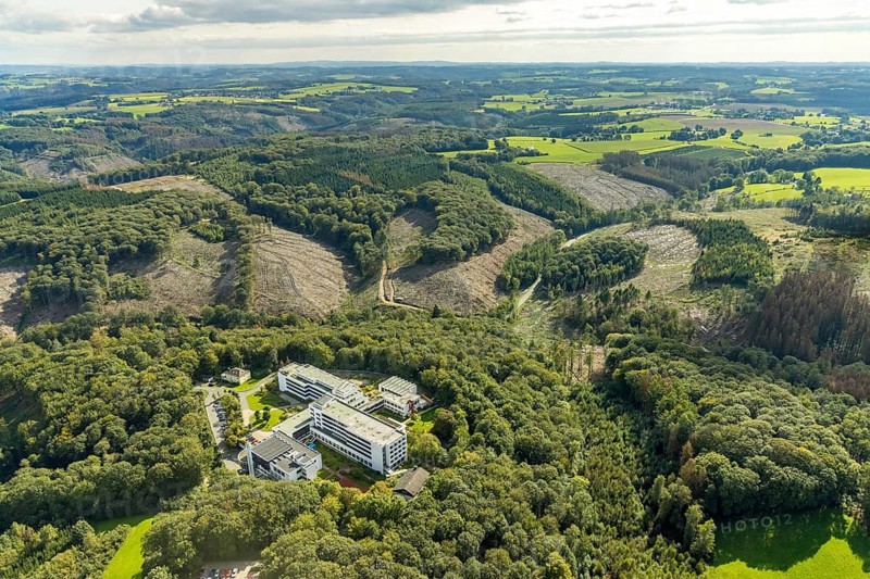 Aerial photo, Königsfeld Rehabilitation Clinic and forest damage in the Windgarten district of Ennepetal, Ruhr area, North Rhine-Westphalia, Germany, tree death, bark beetle damage, bark beetle plague, DE, Ennepetal, Europe, spruce death, health care, hospital, clear-cutting, clinic, hospital, hospital centre, hospital, aerial view, aerial photography, aerial photography, medical facility, medical aid, rehab clinic, overview, bird's-eye view, forest, forest damage, forest dieback, birds-eyes view, overview, medical care