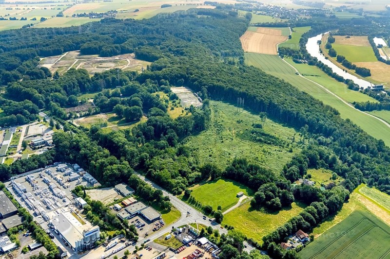 Aerial view, Werl city forest, Werl and Wickede city limits, Ruhr river, Waltringen, Ense, Sauerland, North Rhine-Westphalia, Germany, DE, Europe, commercial enterprises, commercial area, commercial site, commercial use, industrial area, industrial site, aerial photograph, aerial photography, aerial photography, overview, bird's-eye view, forest, forest area, birds-eyes view, overview