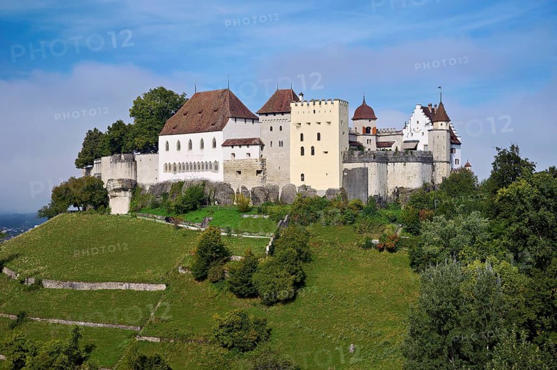 Castle of the Habsburgs, Kyburgers on an almost circular Molasse hill, Lenzburg, Canton Aargau, Switzerland