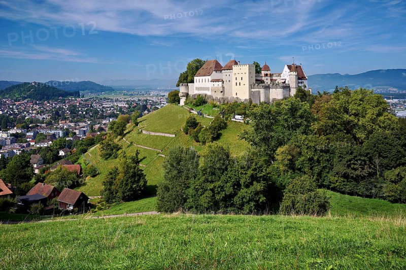 Castle of the Habsburgs, Kyburgers on an almost circular Molasse hill, Lenzburg, Canton Aargau, Switzerland