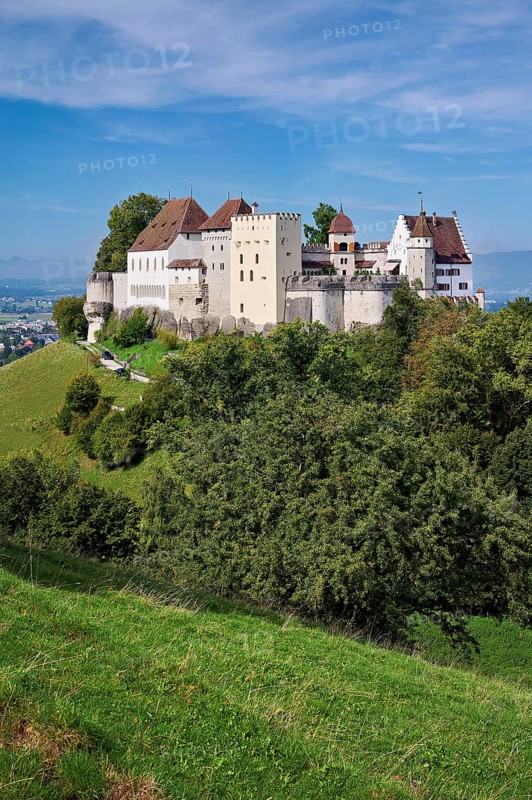 Castle of the Habsburgs, Kyburgers on an almost circular Molasse hill, Lenzburg, Canton Aargau, Switzerland