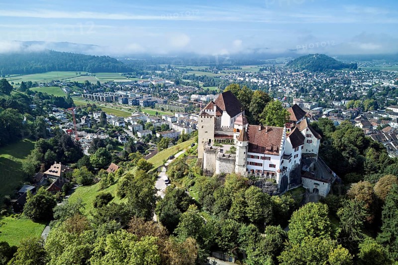 Castle of the Habsburgs, Kyburgers on an almost circular Molasse hill, Lenzburg, Canton Aargau, Switzerland
