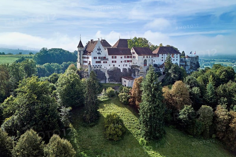 Castle of the Habsburgs, Kyburgers on an almost circular Molasse hill, Lenzburg, Canton Aargau, Switzerland