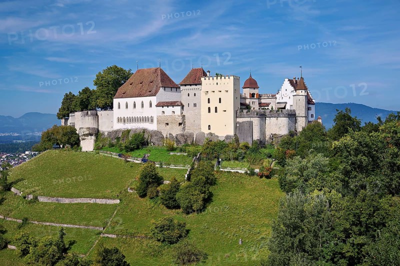Castle of the Habsburgs, Kyburgers on an almost circular Molasse hill, Lenzburg, Canton Aargau, Switzerland