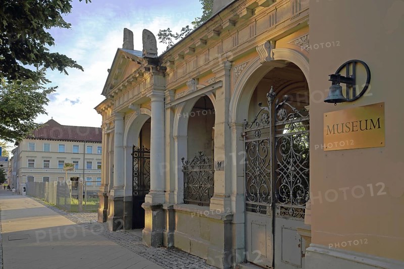 Classicist building built in 1857 by the Bell Museum with bell and inscription, City Museum, GlockenStadtMuseum, Apolda, Thuringia, Germany
