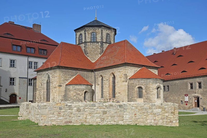 Inner courtyard with Romanesque castle chapel built in the 10th century, Querfurt Castle, Romanesque Road, Saxony-Anhalt, Germany