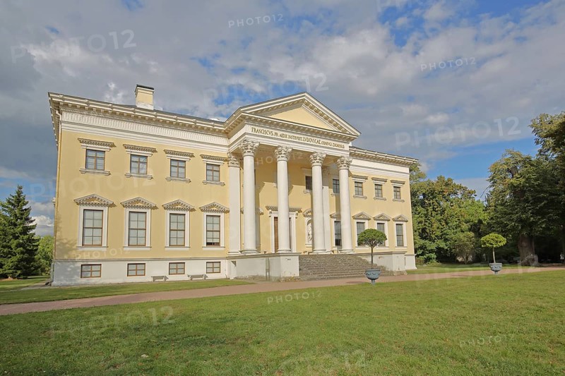 Classicist palace with columns, UNESCO, landscape park, Dessau-Wörlitz Garden Kingdom, Wörlitz, Saxony-Anhalt, Germany