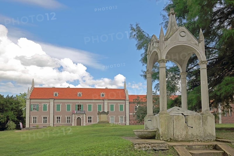 Grey House, Princess's House and Fountain Temple, UNESCO, Landscape Park, Dessau-Wörlitz Garden Kingdom, Wörlitz, Saxony-Anhalt, Germany