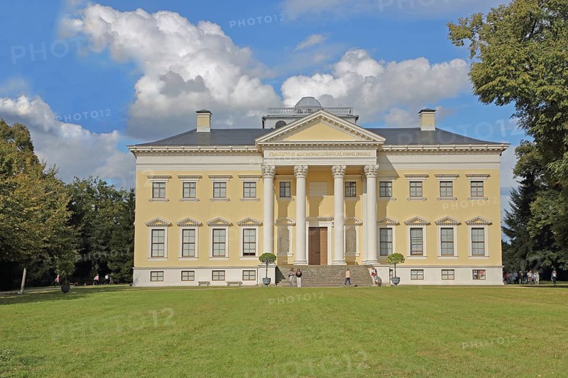Classicist palace with columns, UNESCO, landscape park, Dessau-Wörlitz Garden Kingdom, Wörlitz, Saxony-Anhalt, Germany