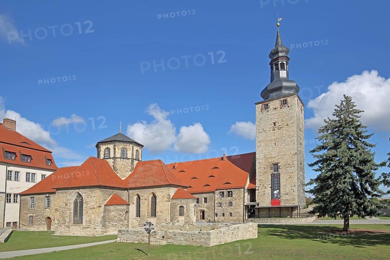 Inner courtyard with Romanesque castle chapel built in the 10th century and Paris Tower, Querfurt Castle, Romanesque Road, Saxony-Anhalt, Germany