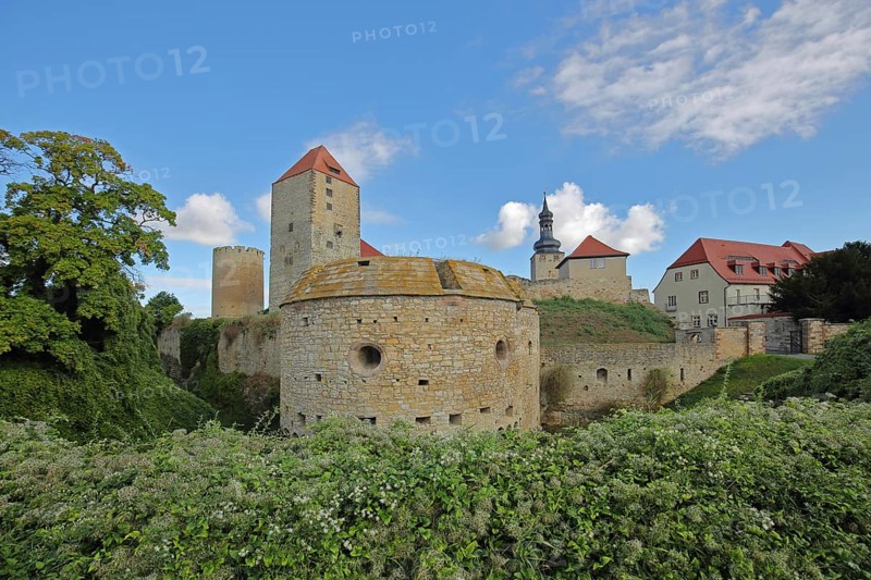 Romanesque castle built in the 10th century with Dicker Heinrich, Marterturm and Pariser Turm, towers, fortress, moat, bastion, Querfurt, Romanesque Road, Saxony-Anhalt, Germany