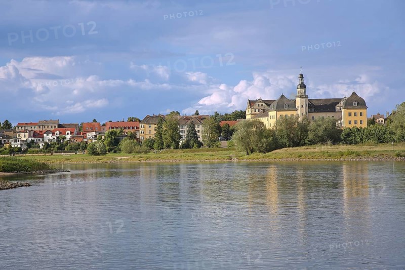 View of Coswig with castle on the Elbe, banks of the Elbe, cityscape, Fläming, Saxony-Anhalt, Germany