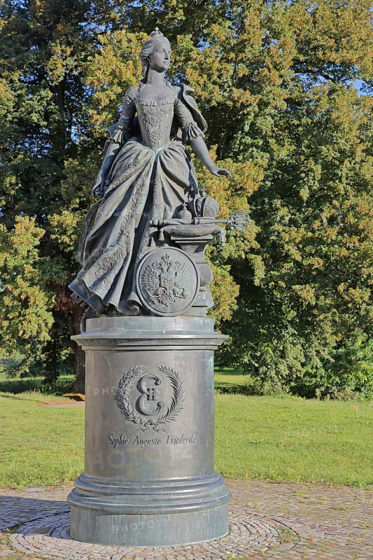 Monument to Russian Tsarina and Empress Catherine the Great by Michail Perejaslawez 2010, Sculpture, Modern Art, Nobility, Aristocracy, II, Castle Garden, Zerbst, Fläming, Saxony-Anhalt, Germany