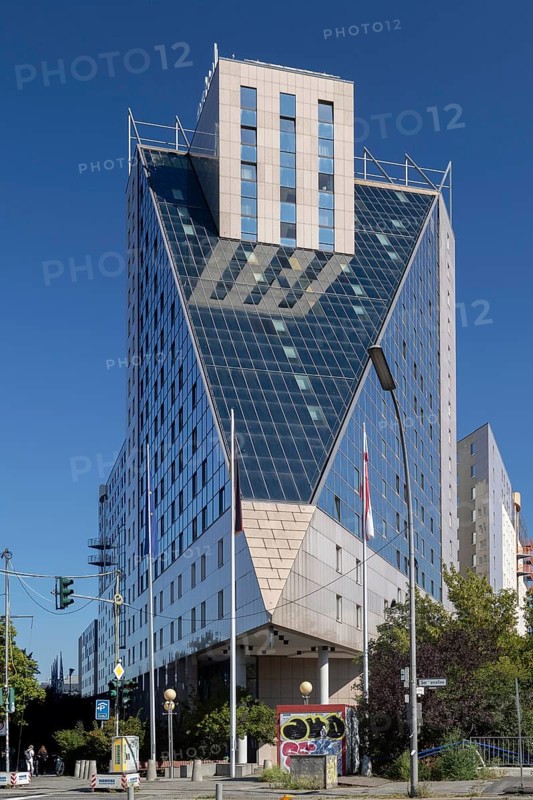 Estrel Hotel and Event Venue, Berlin, Neukölln, Sonnenallee, Germany, 11.09.2025 < english> Estrel Hotel and Event Venue, September 11, 2025
