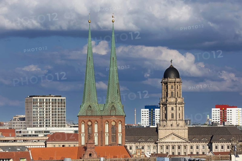 St. Nicholas Church and Stadthaus, view from the Humboldt Forum, Berlin, Germany, 08.09.2025 < english> St. Nicholas Church and Stadthaus, view from the Humboldt Forum, September 8, 2025