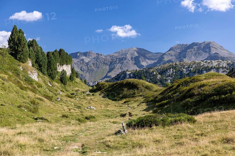 Hiking trail, Alpe di Croce on the Lukmanier Pass, behind Pizzo Campo Tencia, Blenio, Ticino, Switzerland