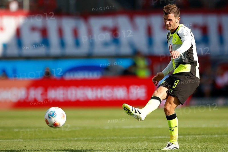 Football, Bundesliga 1, Matchday 3, 2025/2026, 1. FC Heidenheim vs. Borussia Dortmund, 13/09/2025, Voith-Arena, Heidenheim, Germany, Pascal GROSS Borussia Dortmund 13